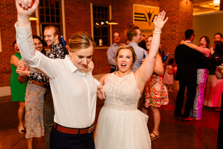 Chesey Logan Photography
@chelseyloganphoto
chelseyloganphotography.com