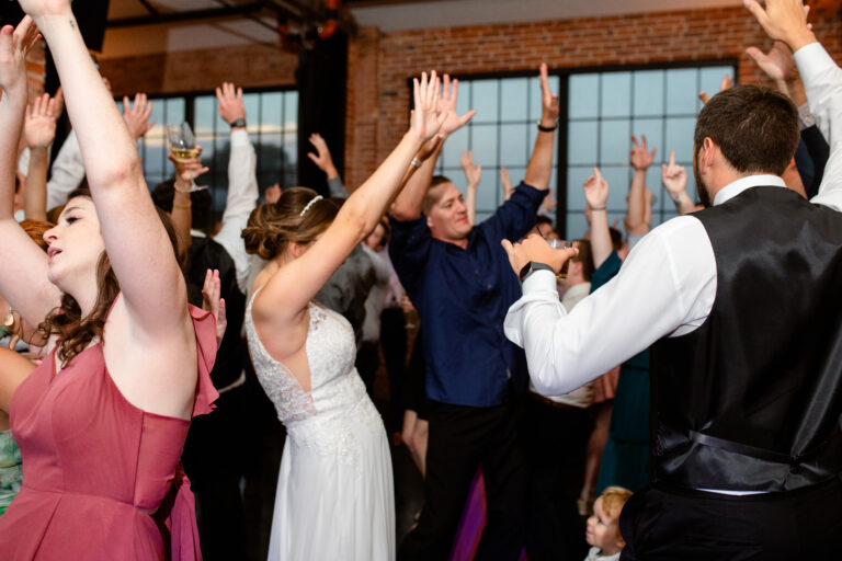 Chesey Logan Photography
@chelseyloganphoto
chelseyloganphotography.com